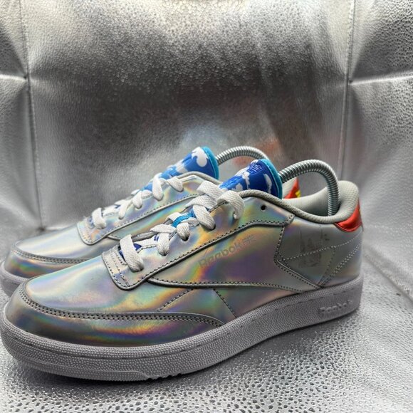 Size 7 Reebok Club C 85 DC Wonder Woman Silver Mens Low Top Sneaker Shoes - Picture 1 of 11